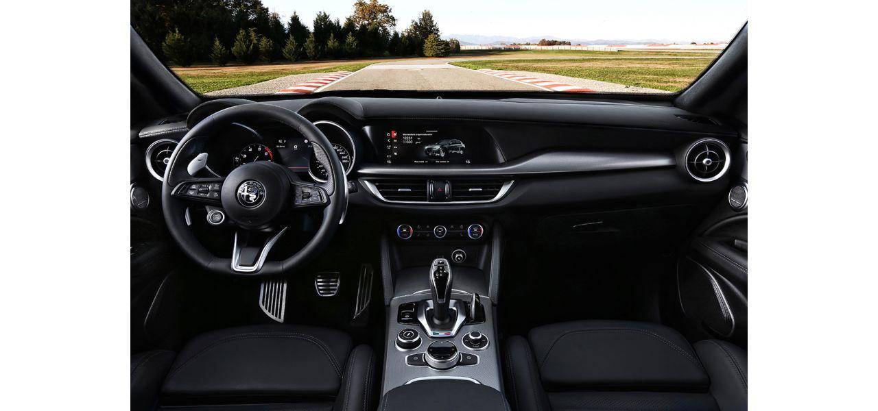 Alfa Romeo Stelvio immagine 3