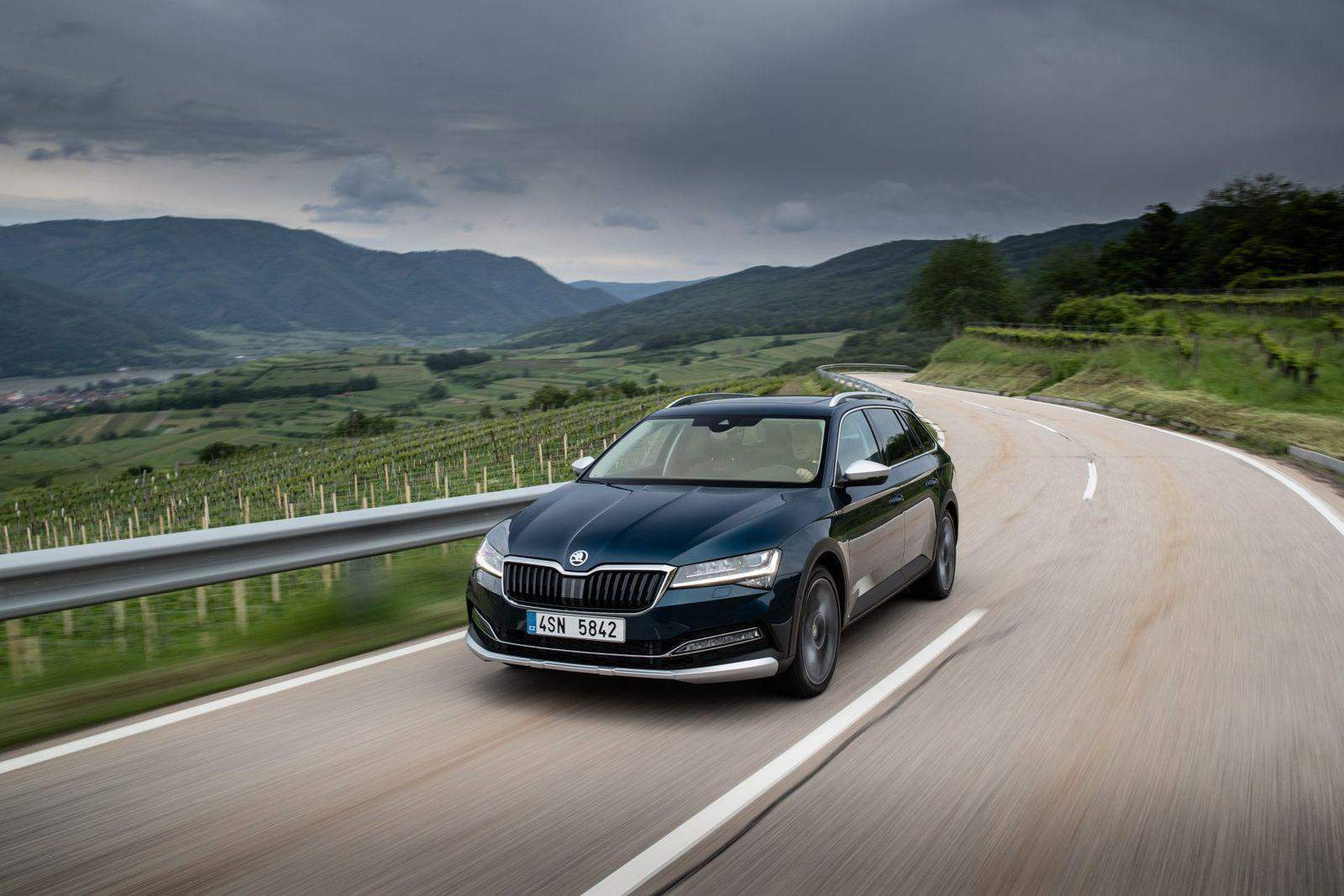 Skoda Superb Wagon immagine 1