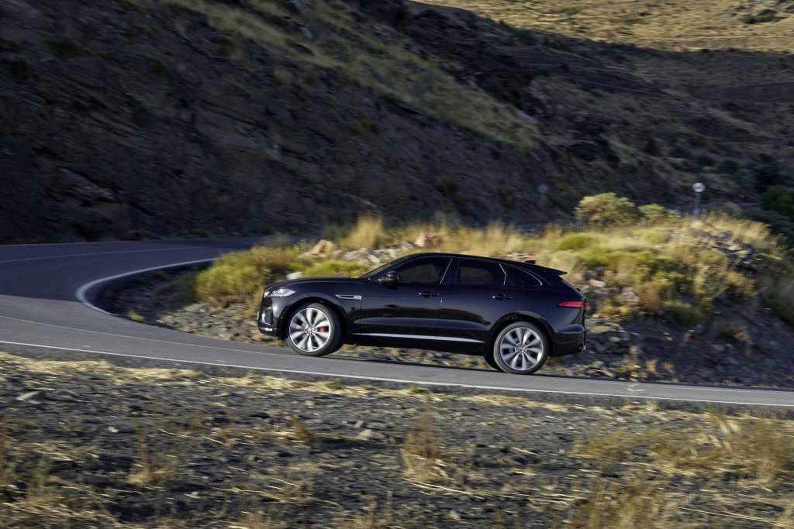 Jaguar F-Pace immagine 2