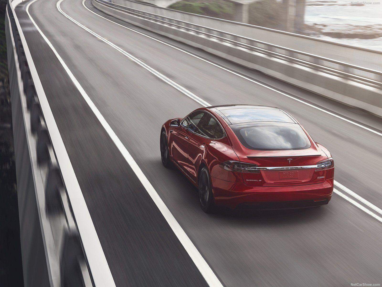 Tesla Model S immagine 3