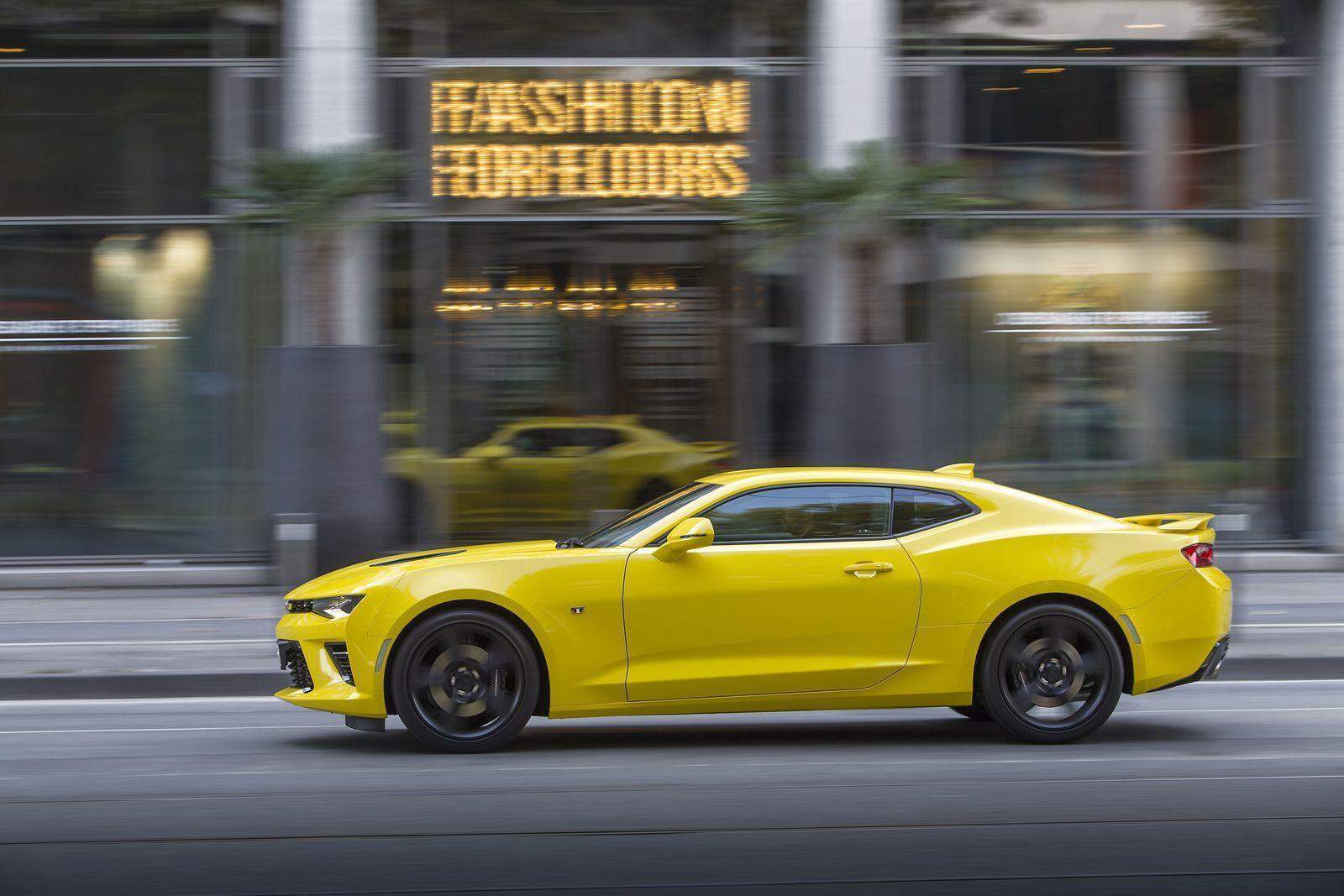 Chevrolet Camaro Coupe immagine 2