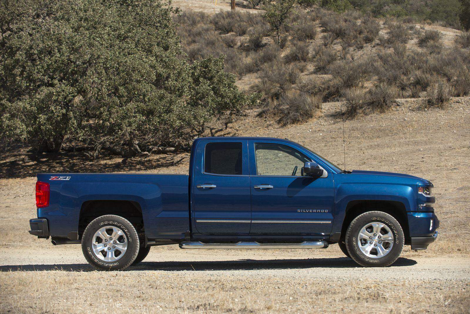 Chevrolet Silverado Crew Cab immagine 2