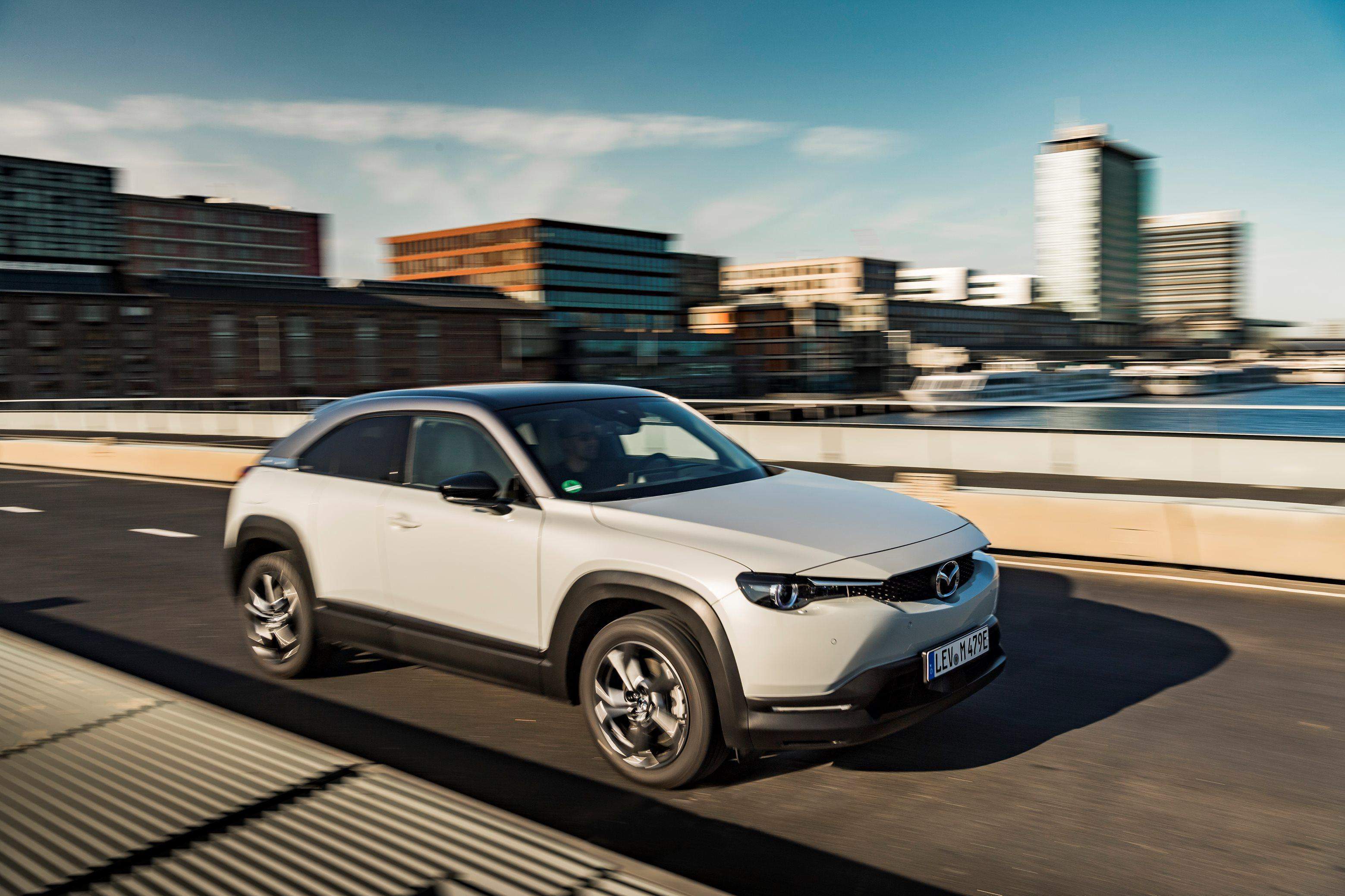 Mazda MX-30 immagine 1