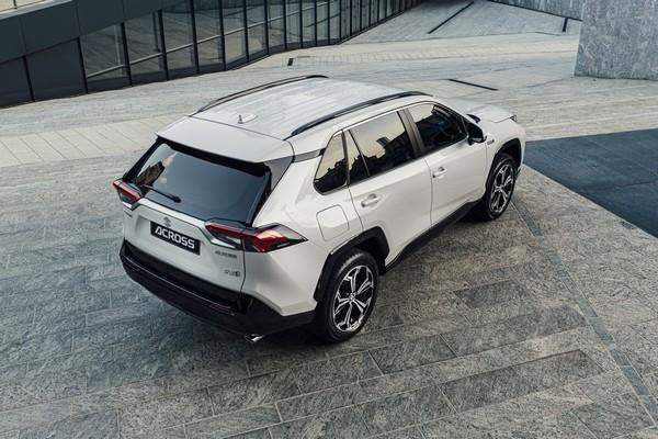 Suzuki Across immagine 3