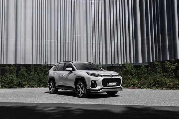 Suzuki Across immagine 1