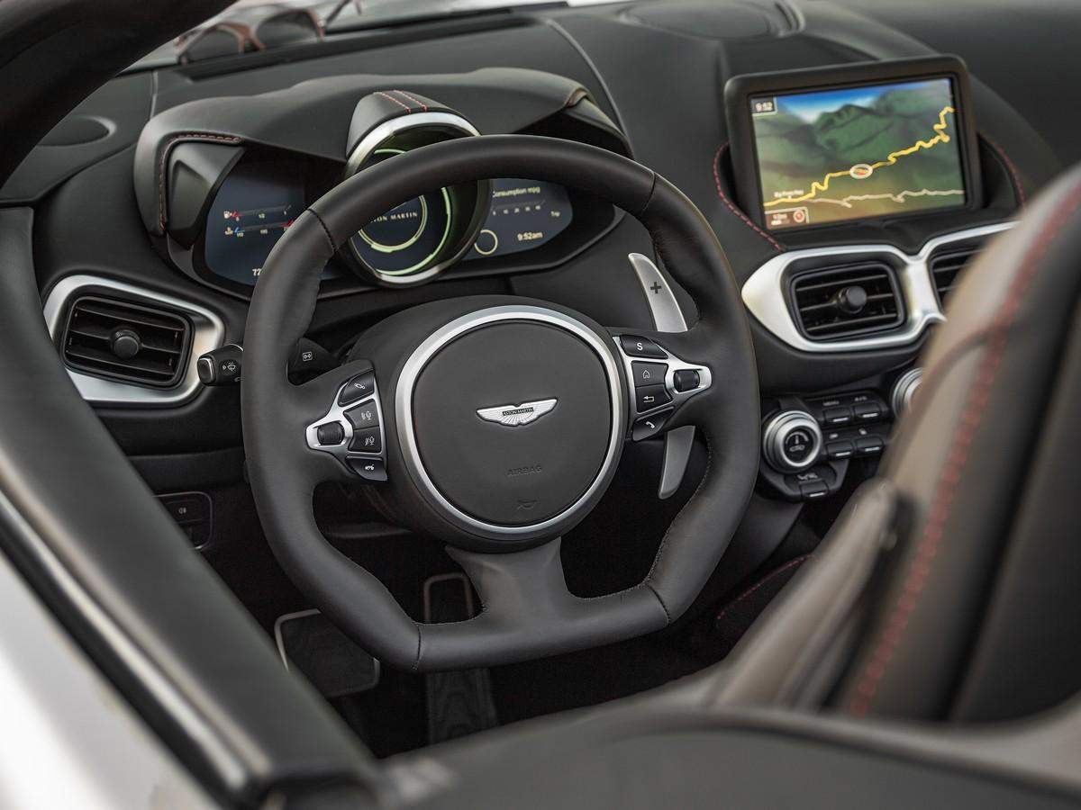 Aston Martin Vantage Coupe immagine 3