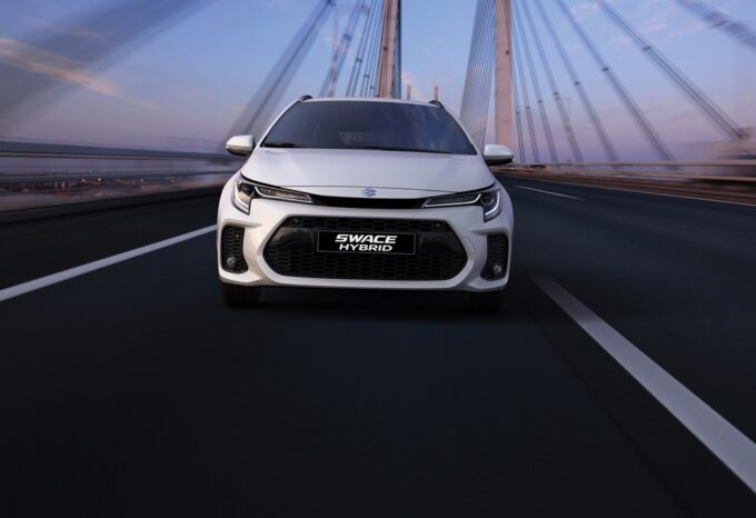 Suzuki Swace immagine 2