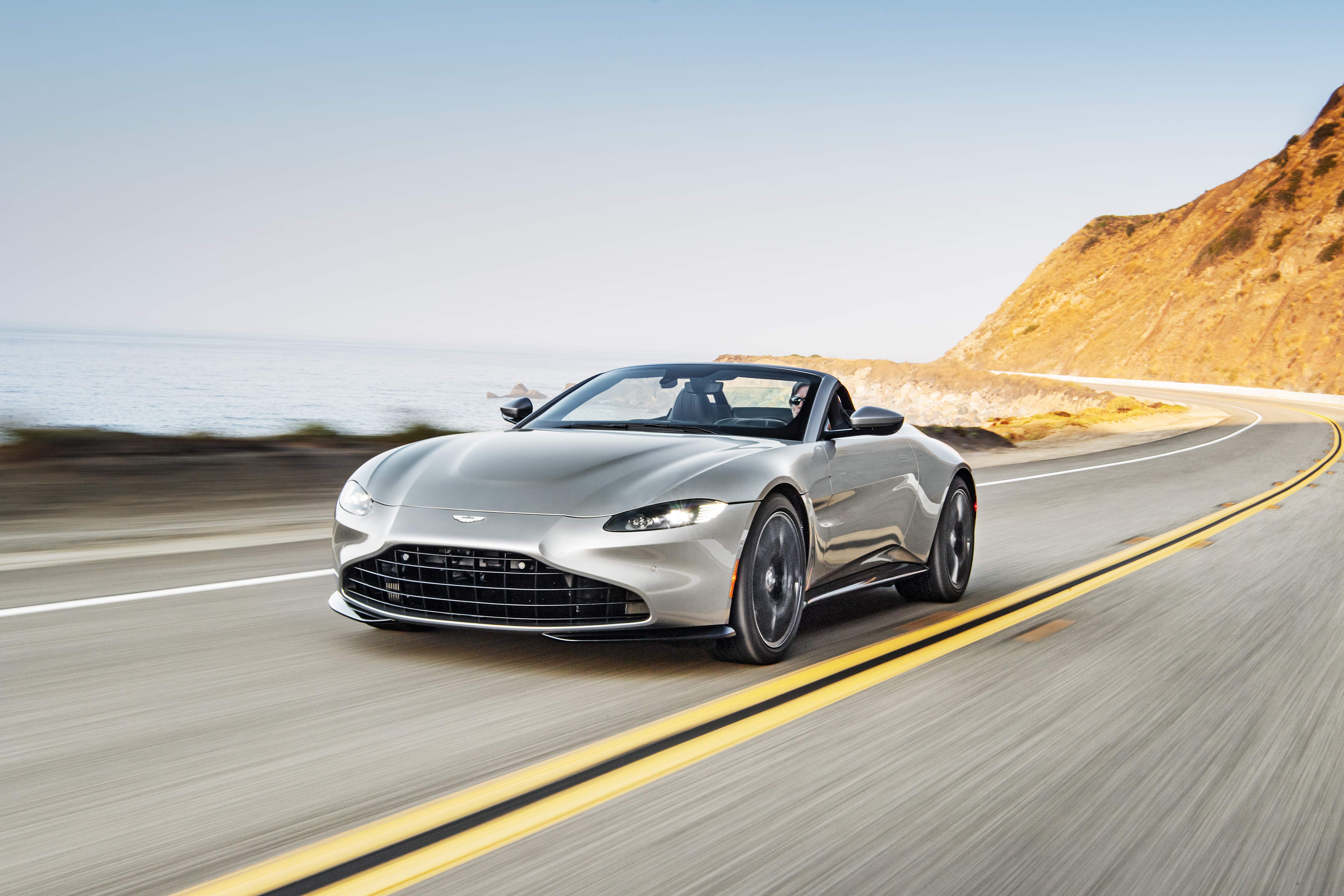 Aston Martin Vantage Roadster immagine 4