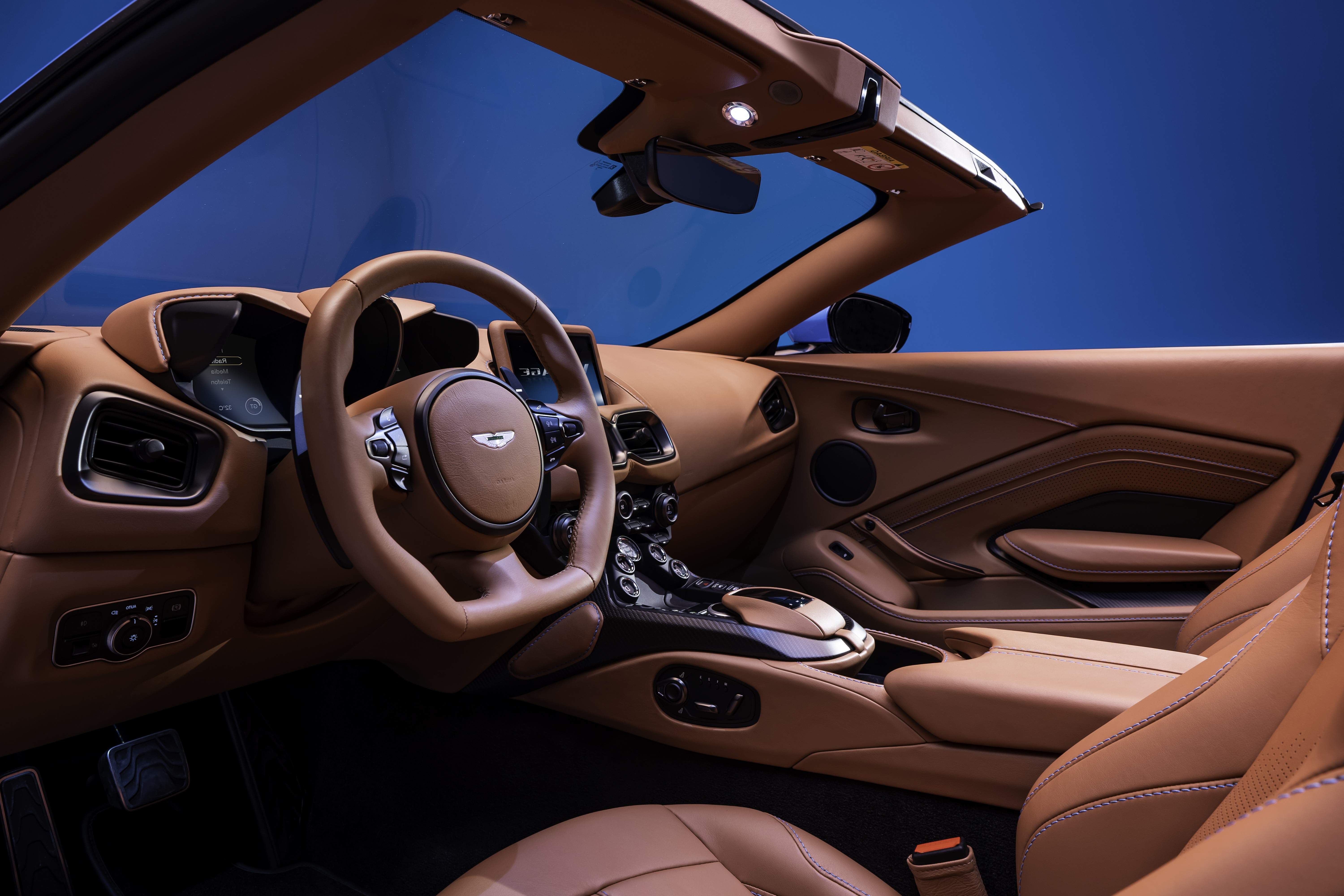 Aston Martin Vantage Roadster immagine 3