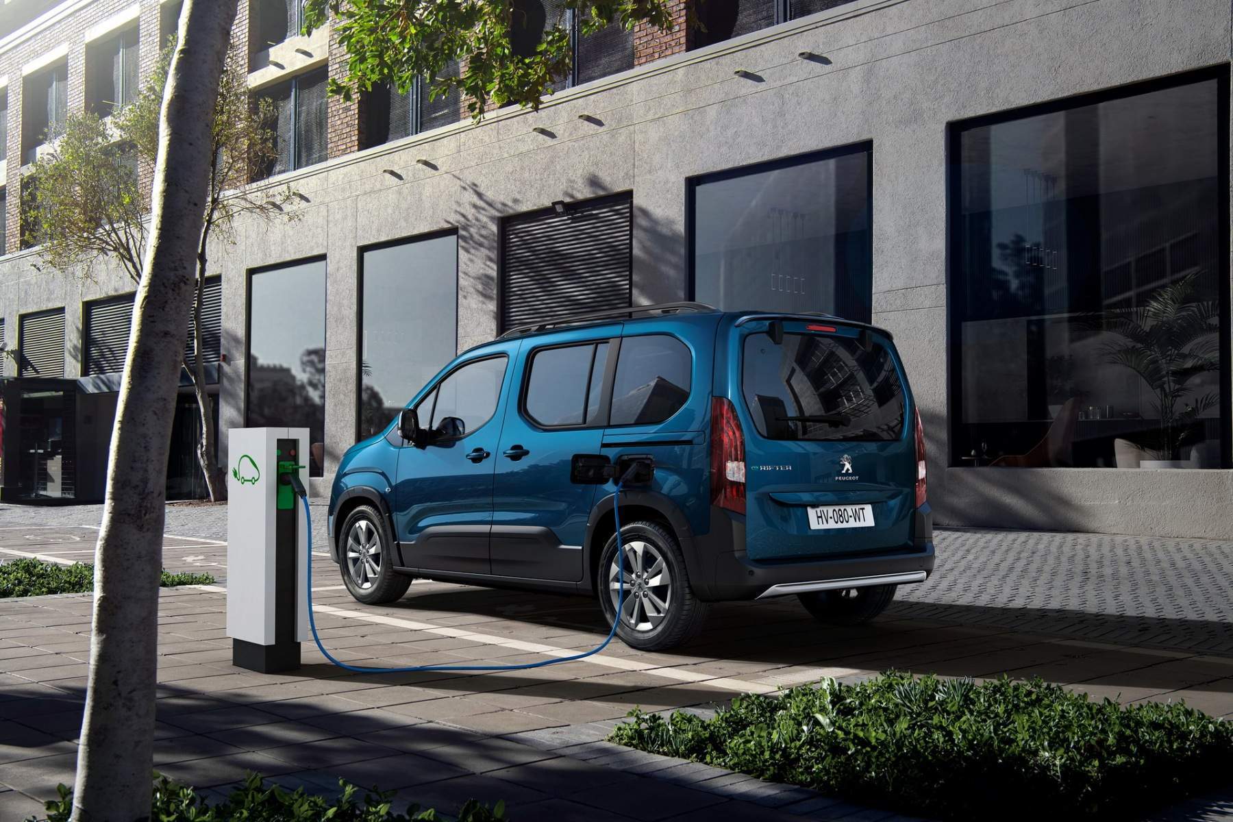 Peugeot e-Rifter Long immagine 1