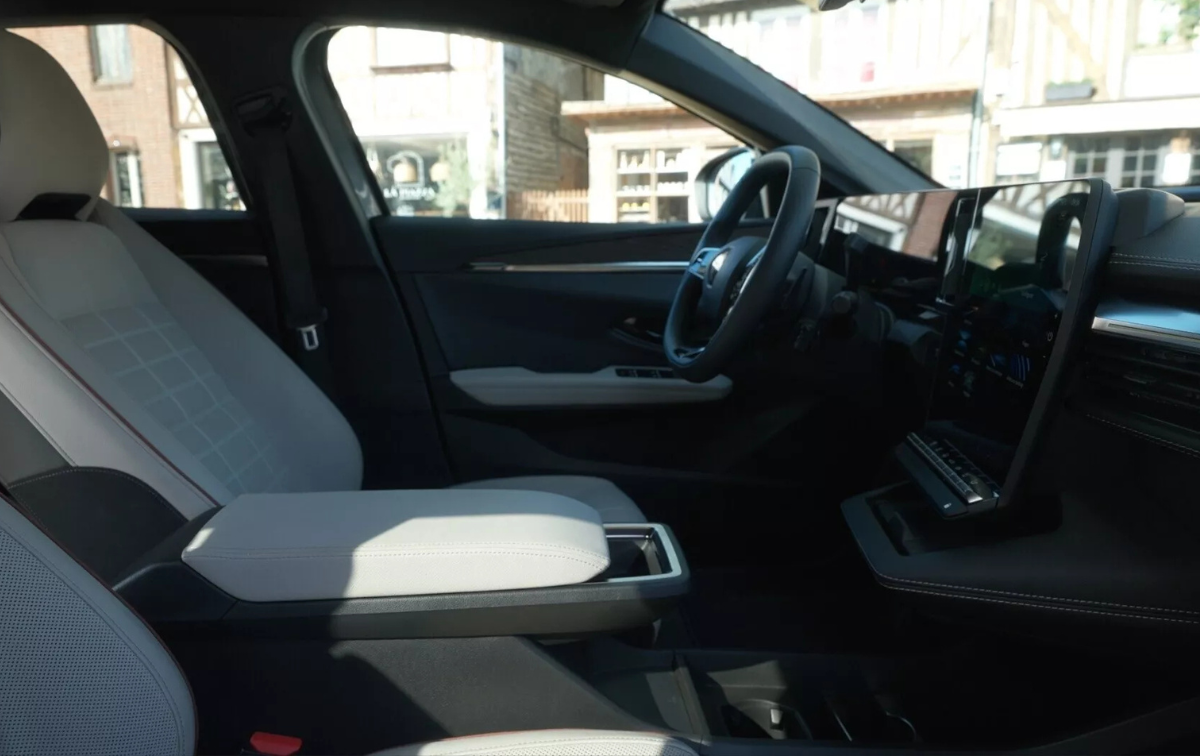 Renault Megane E-Tech immagine 3