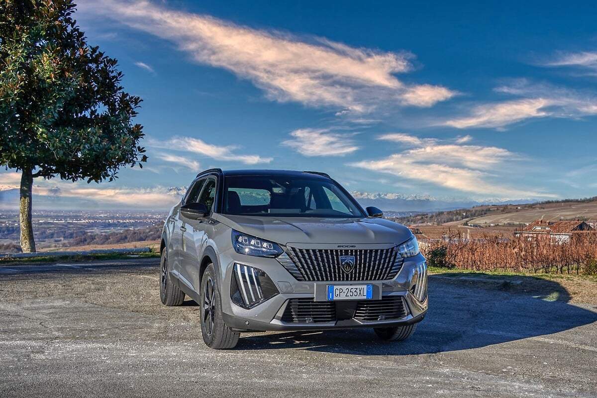 Peugeot 2008 immagine 2