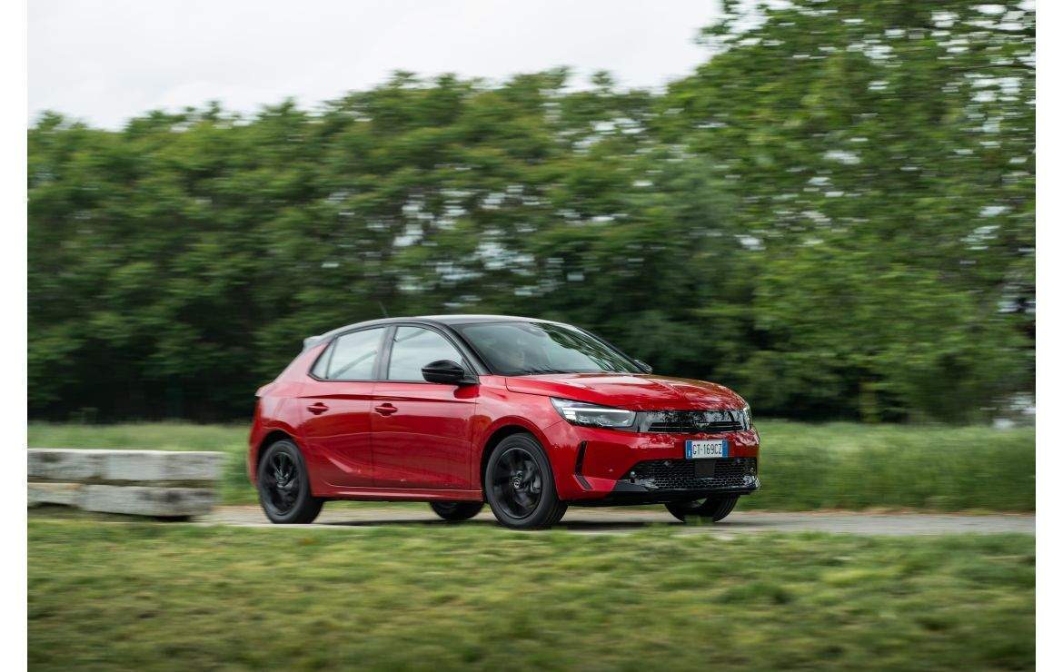 Opel Corsa 5 Porte immagine 2