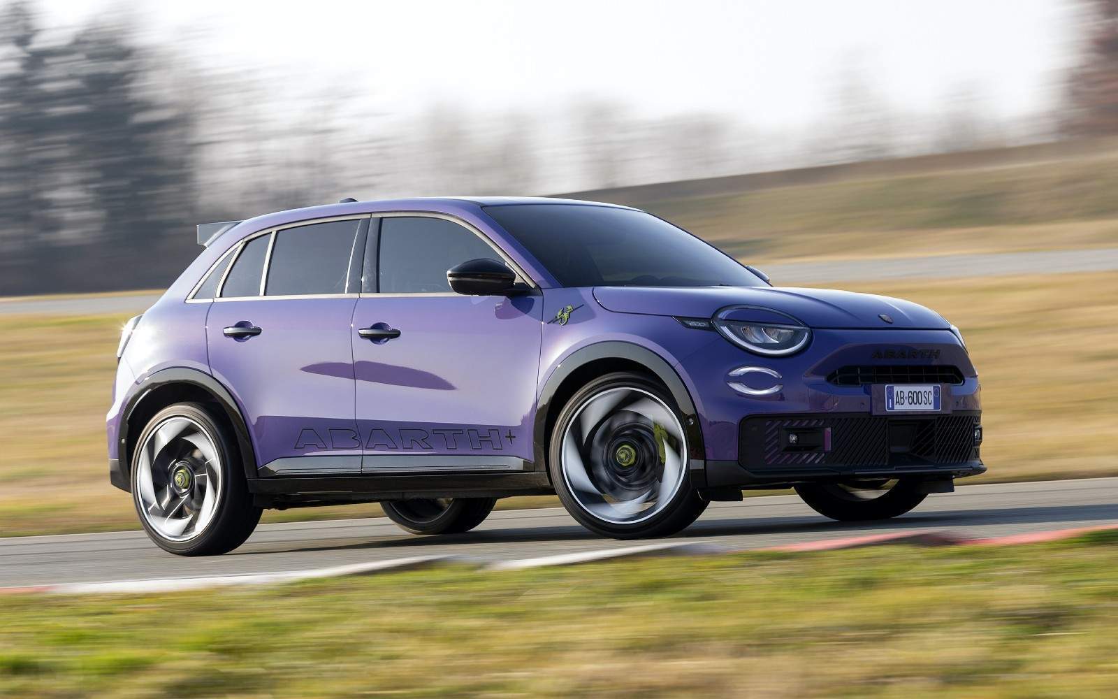 Abarth 600e immagine 1