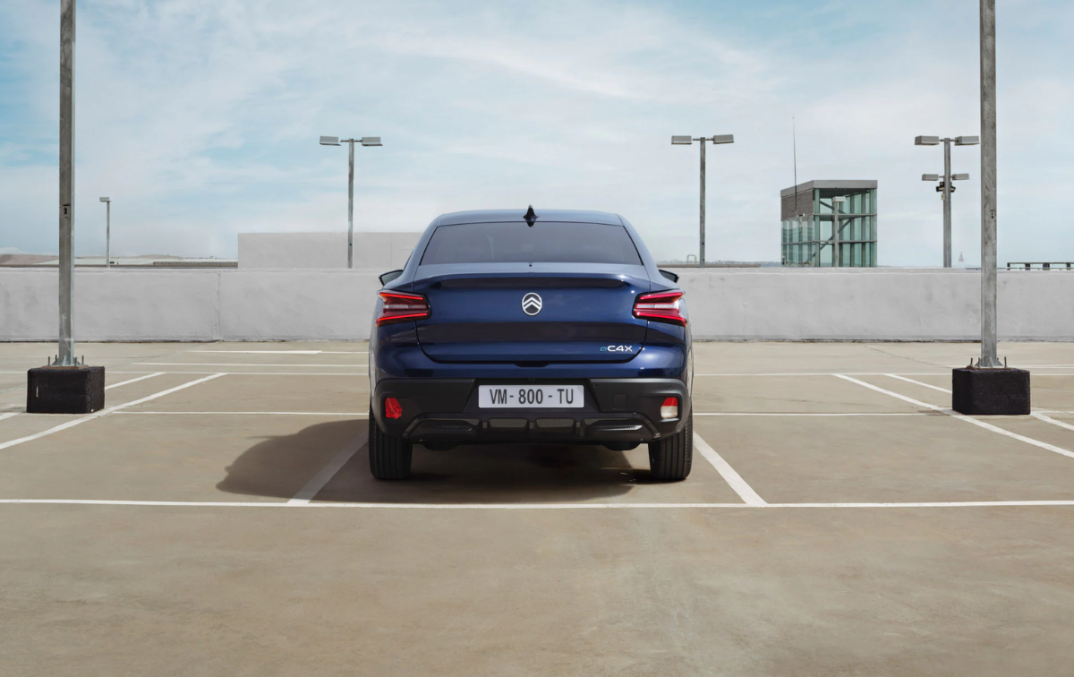 Citroen E-C4X immagine 2