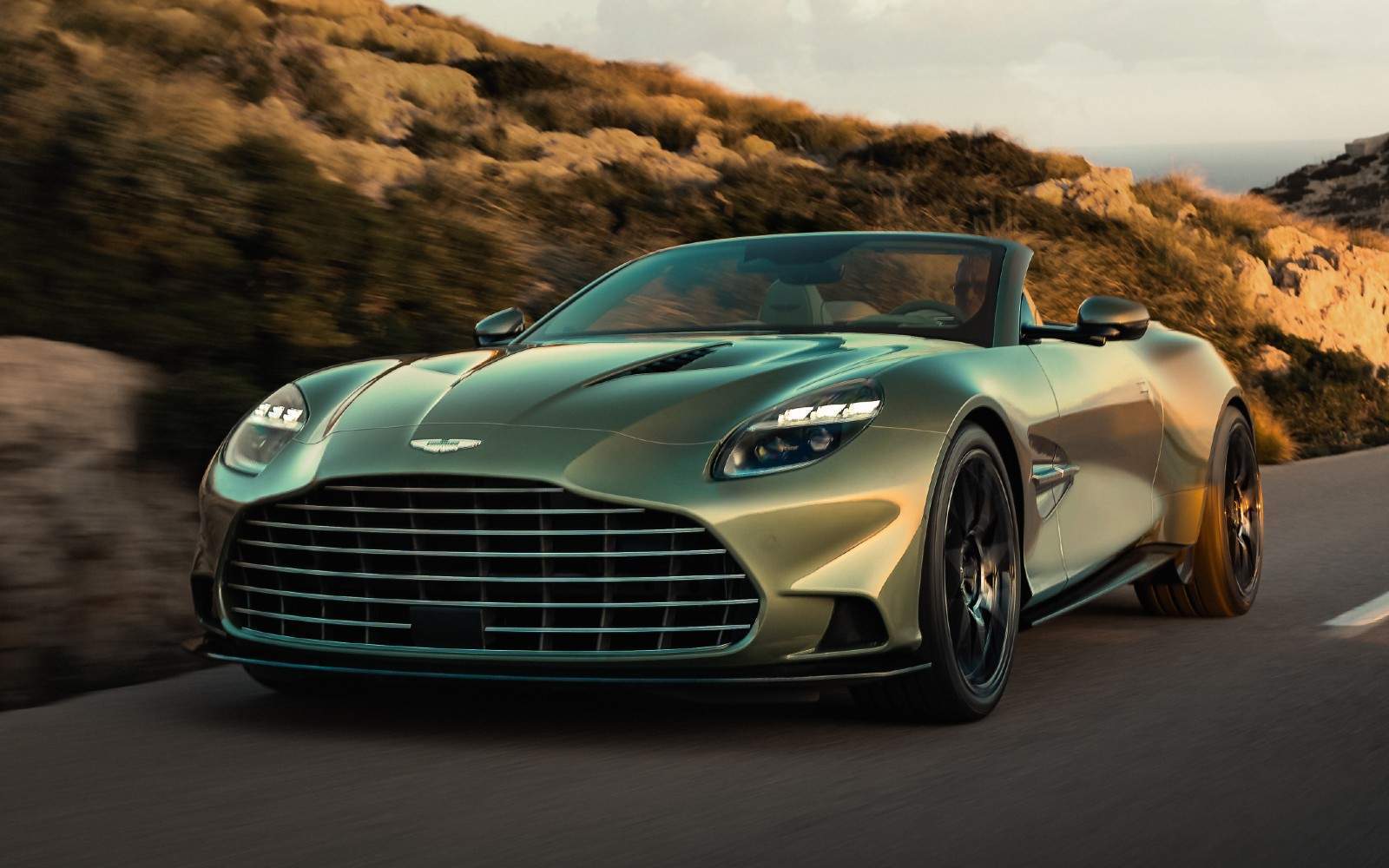 Aston Martin Vanquish Volante immagine 1