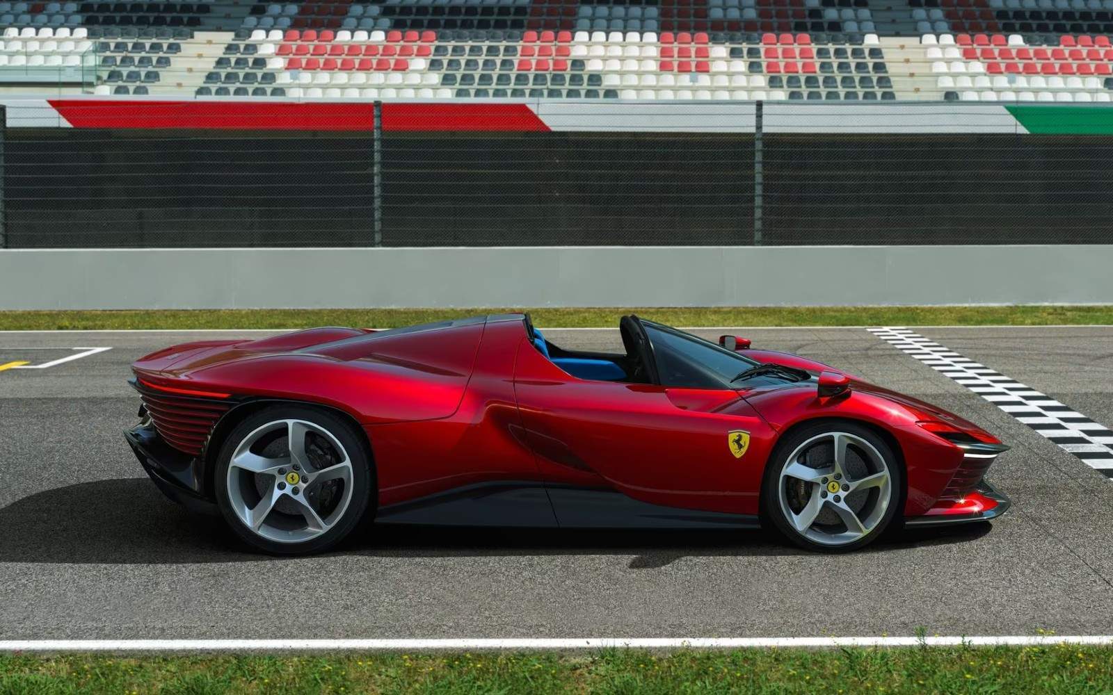 Ferrari Daytona Sp3 immagine 1