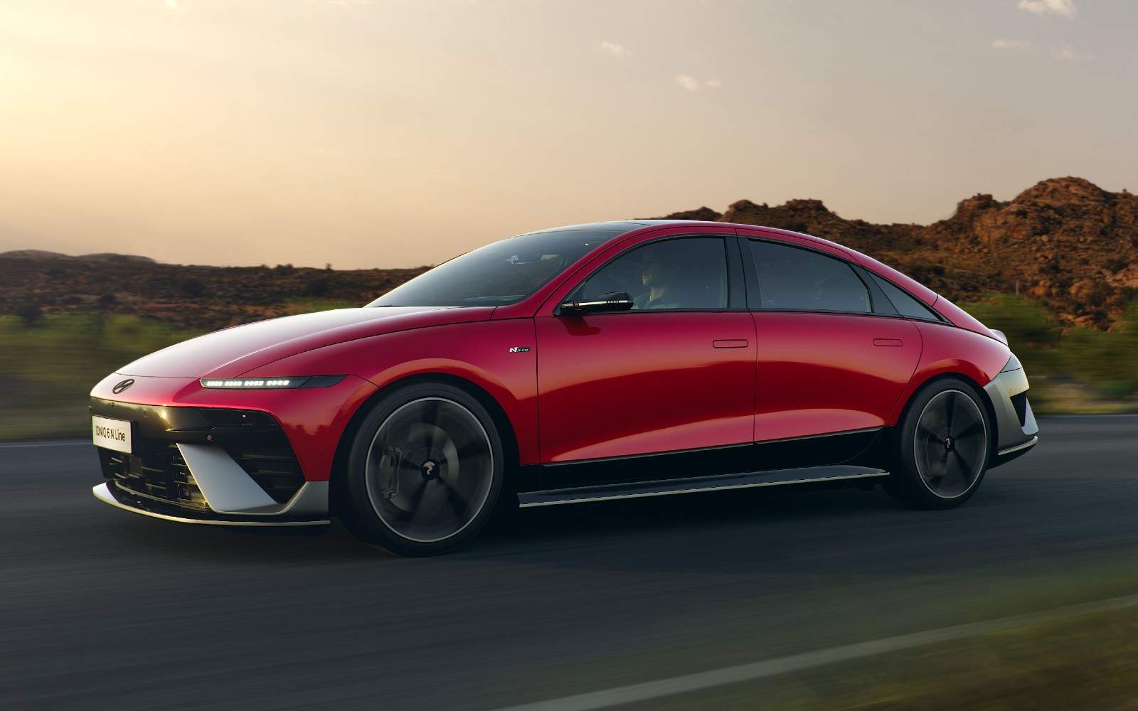 Hyundai Ioniq 6 immagine 1