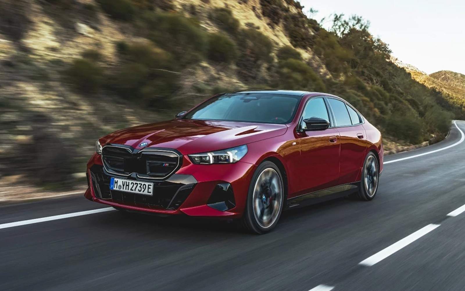 BMW i5 M Berlina immagine 1