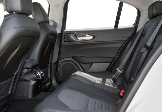 Alfa Romeo Giulia immagine 8