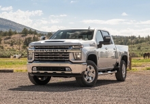 Chevrolet Silverado Crew Cab immagine 2