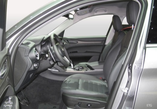 Alfa Romeo Stelvio immagine 8