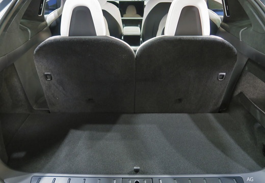 Tesla Model X immagine 21