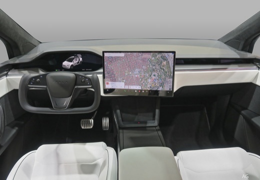 Tesla Model X immagine 20