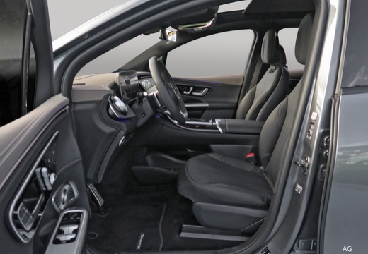 Mercedes EQE SUV AMG immagine 6