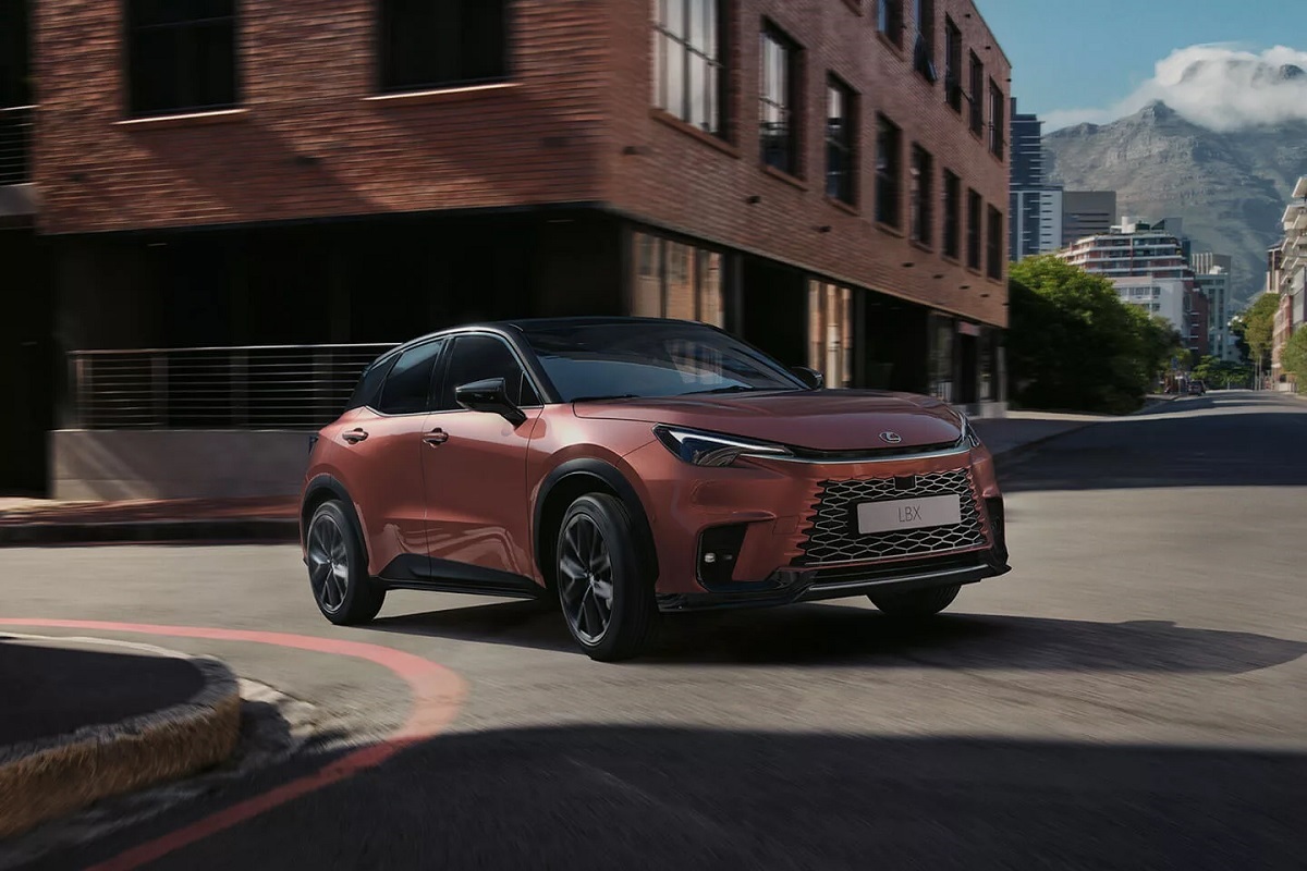 Lexus LBX immagine 1
