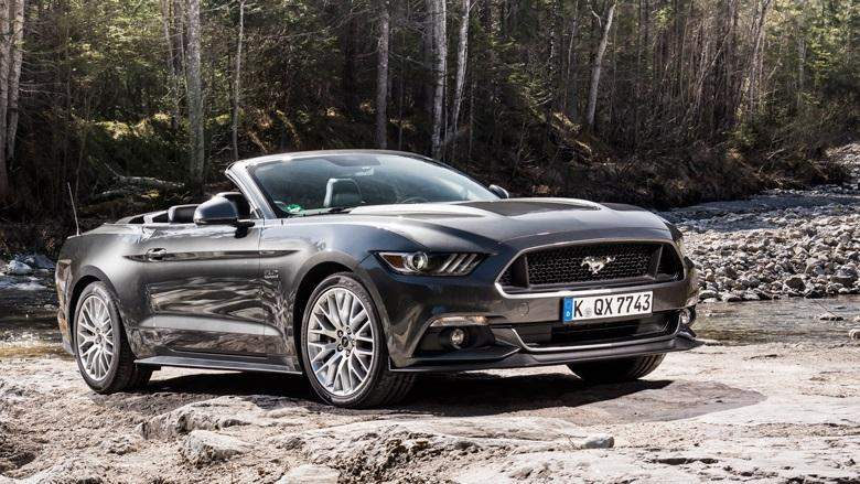 Ford Mustang Convertible immagine 2