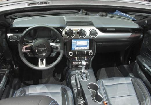 Ford Mustang Convertible immagine 4