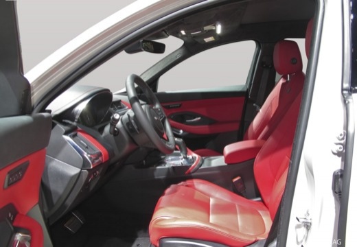 Jaguar E-Pace immagine 10