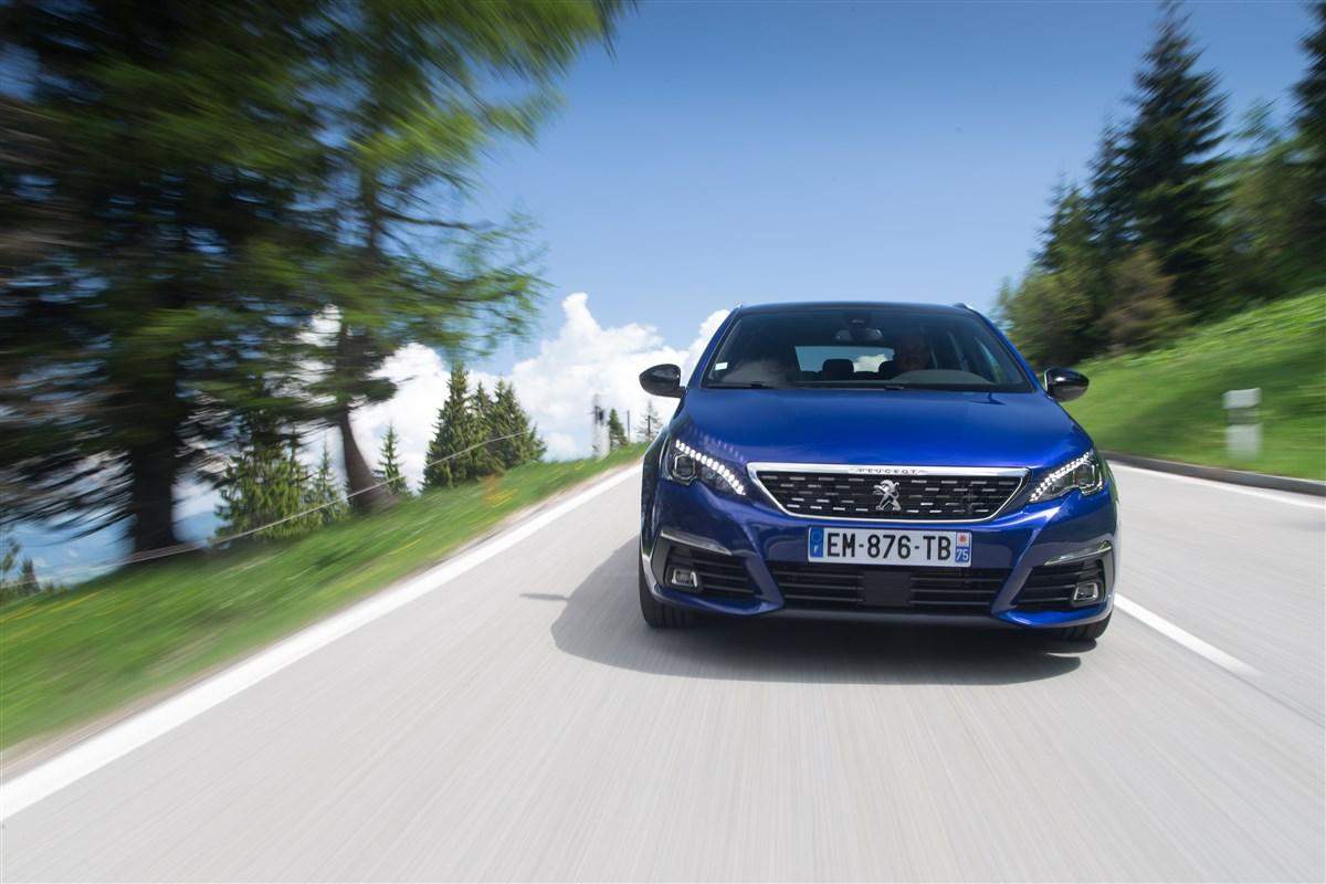 Peugeot 308 Station Wagon immagine 3