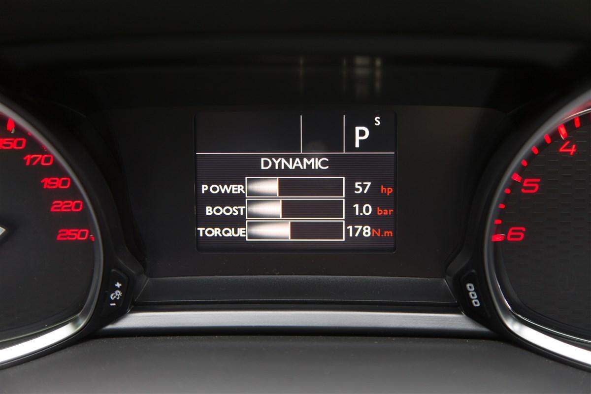 Peugeot 308 Station Wagon immagine 10