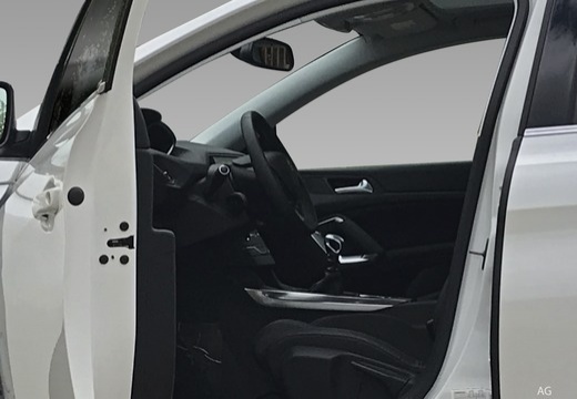 Peugeot 308 Station Wagon immagine 7