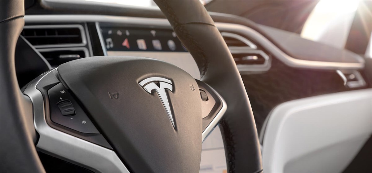 Tesla Model X immagine 2