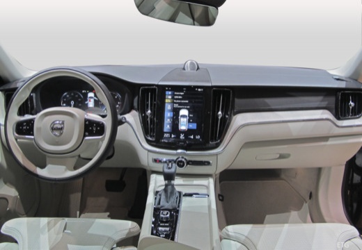 Volvo XC60 immagine 10